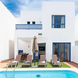  Villa Luxury 3-bedroom With Heated Private Pool - In Marina Rubicon, Playa Blanca, Lanzarote